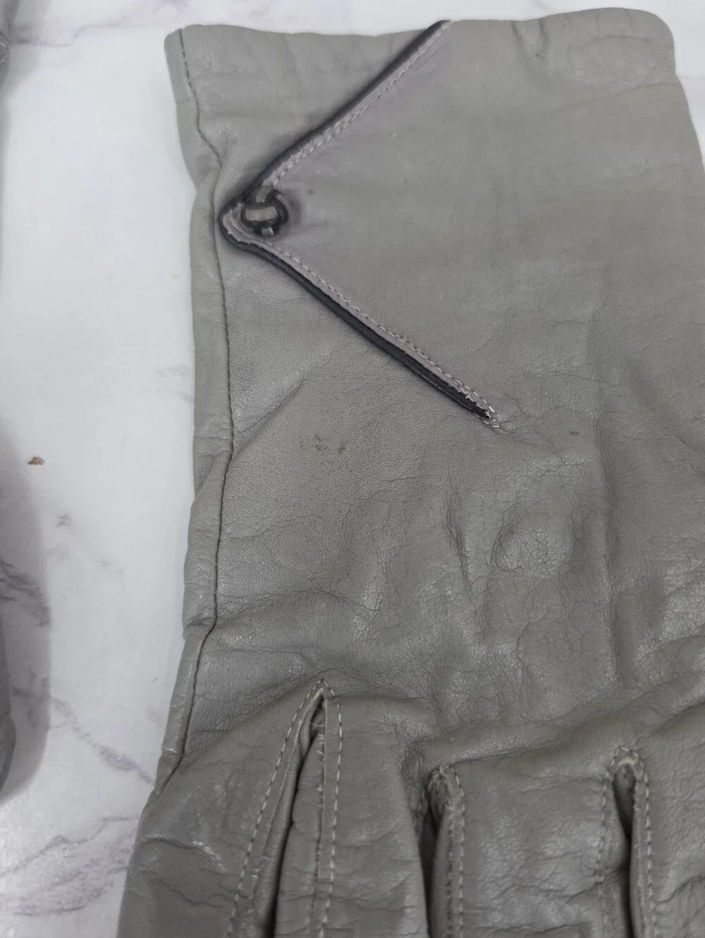 Vintage Leather Driving Gloves Gray with Black Accents And Knot Button